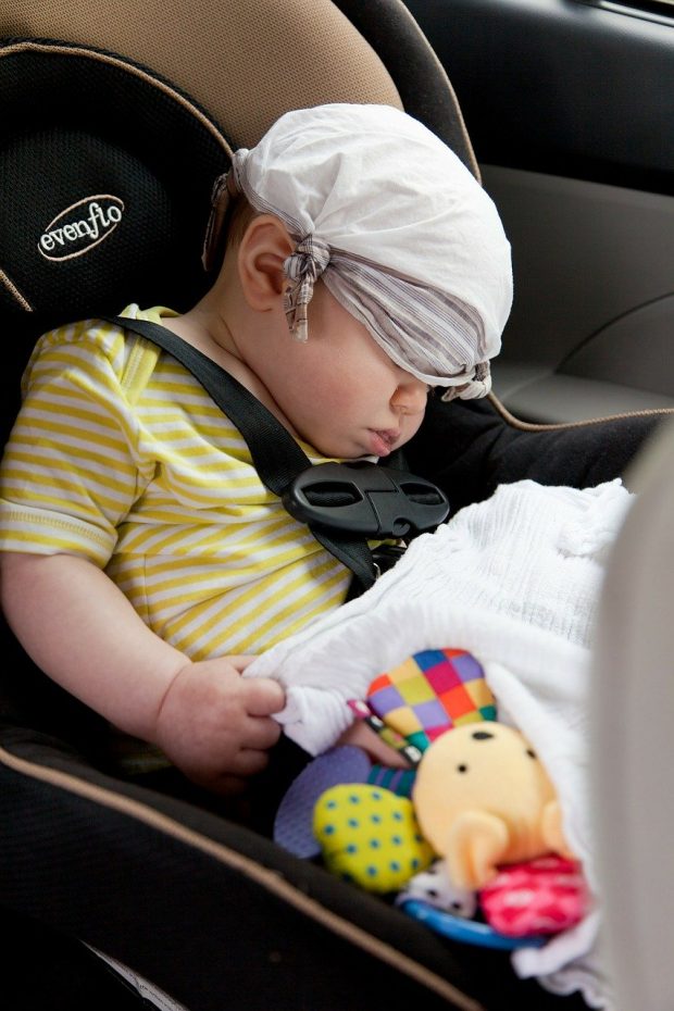 seguridad infantil en el auto